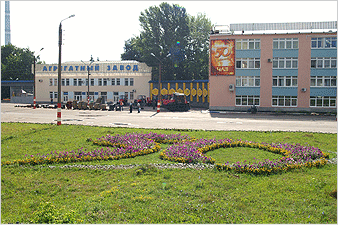 Завод ПАО ЧАЗ - центральный вход
